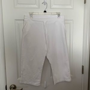Eddie Bauer white capris Size M